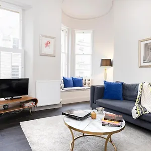 Joivy Sophisticated Near Castle Apartment