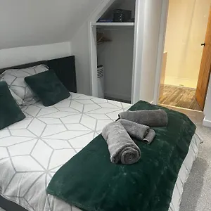 Idyllic Flat Apartment